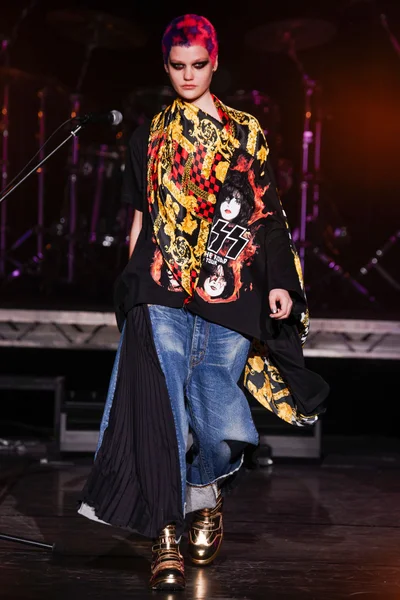 Look 27